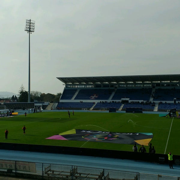 Foto diambil di Estádio do Restelo oleh Alejandro C. pada 12/10/2016