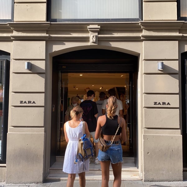 Zara - Clothing Store