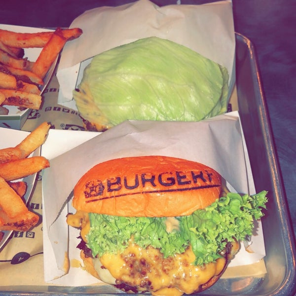 Photo taken at BurgerFi by Mohammed on 8/11/2019