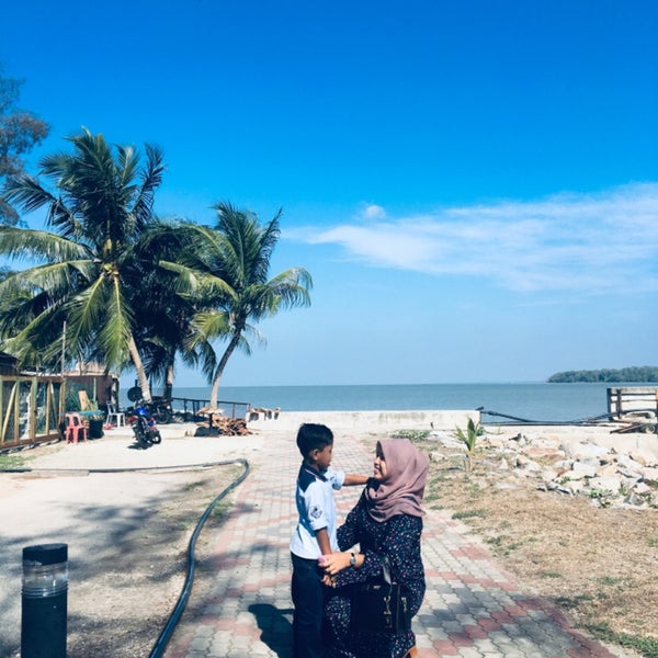 Kompleks Marina Tanjung Emas Muar Johor