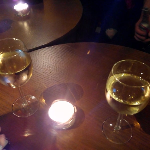 Foto diambil di Fé Wine &amp; Club oleh Zeus P. pada 1/30/2014