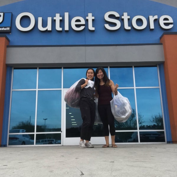 Goodwill Outlet Glassell Park Los Angeles, CA