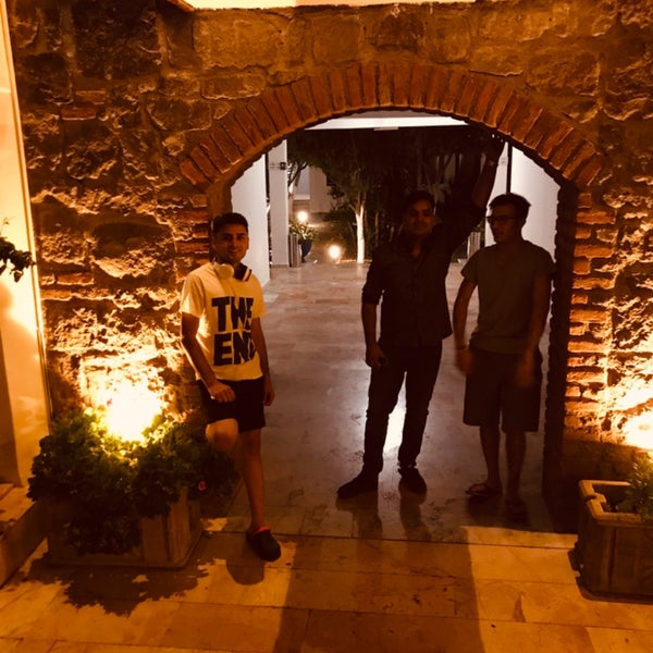Das Foto wurde bei Atrium Hotel von Resul D. am 6/16/2019 aufgenommen