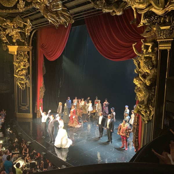 รูปภาพถ่ายที่ Phantom Of Broadway โดย Çiğdem เมื่อ 7/26/2019