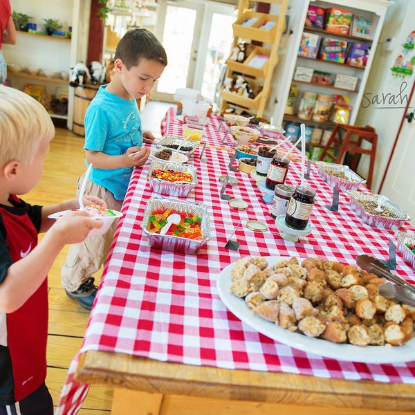 Pick your Own Raspberries & Blueberries daily from 9-4 PM.  Great Picking conditions!