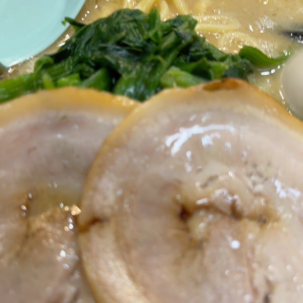 横浜家系ラーメン 王子家 329 Clientes
