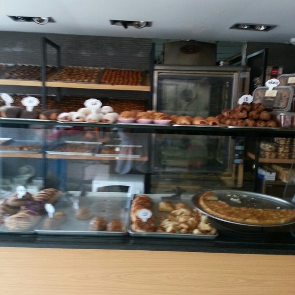 Divan Pastanesi 8952 ziyaretçidan 33 tavsiye