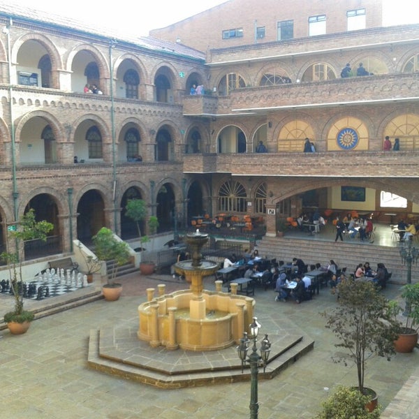 6/4/2013 tarihinde Julián S.ziyaretçi tarafından Universidad Santo Tomás - Sede Principal'de çekilen fotoğraf
