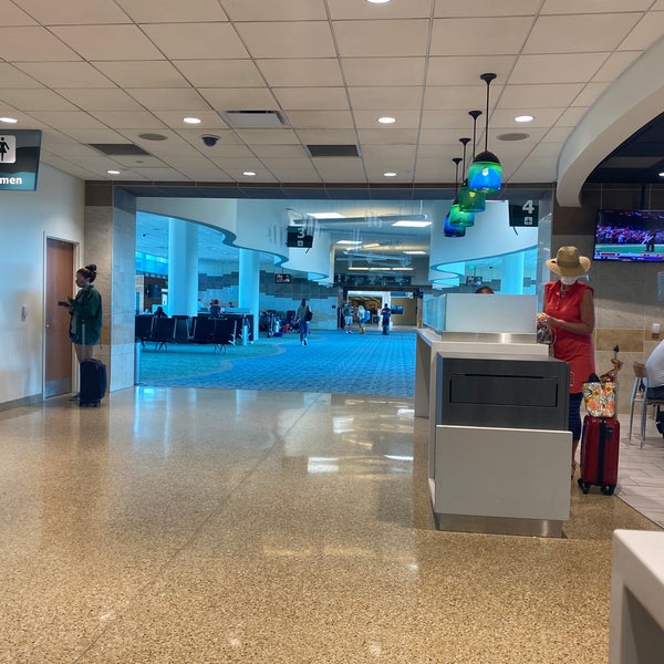 รูปภาพถ่ายที่ Springfield-Branson National Airport (SGF) โดย Jay W. เมื่อ 7/7/2021