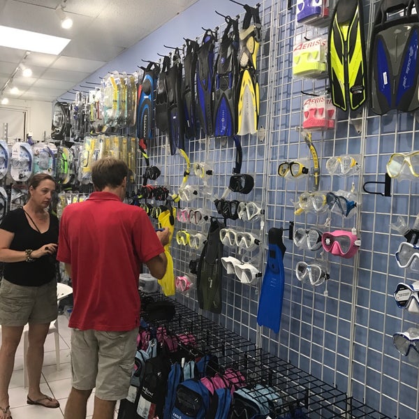 Divers Supply Town, Grand Cayman