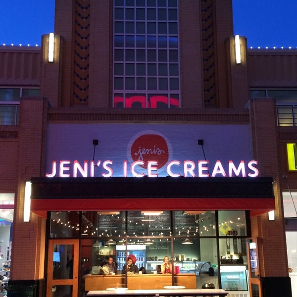รูปภาพถ่ายที่ Jeni&#39;s Splendid Ice Creams โดย Nuno B. เมื่อ 3/19/2014