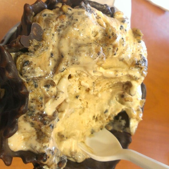 For peanut butter lovers, get the mud pie mojo! Itss soo good!!!