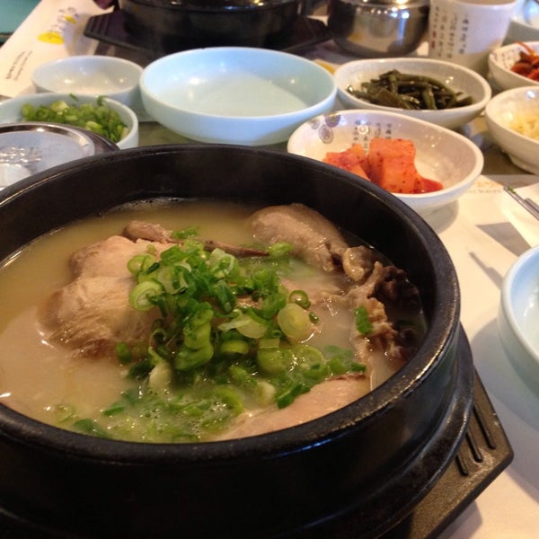 Foto scattata a Ssyal Korean Restaurant and Ginseng House da aya i. il 11/12/2013
