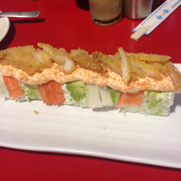 Foto diambil di Nura Sushi Bar oleh Pepe G. pada 5/7/2014