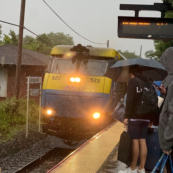 LIRR Amagansett Station Main St