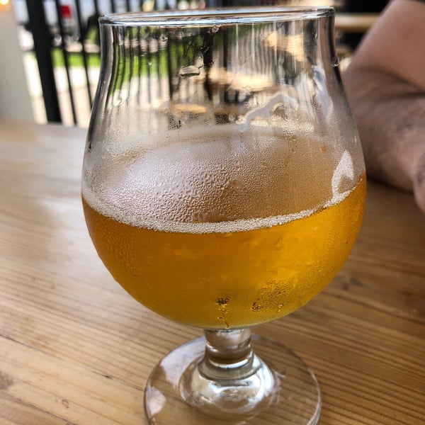 Foto diambil di Brewed &amp; Bottled Craft Beer Shop oleh Paige W. pada 5/19/2019