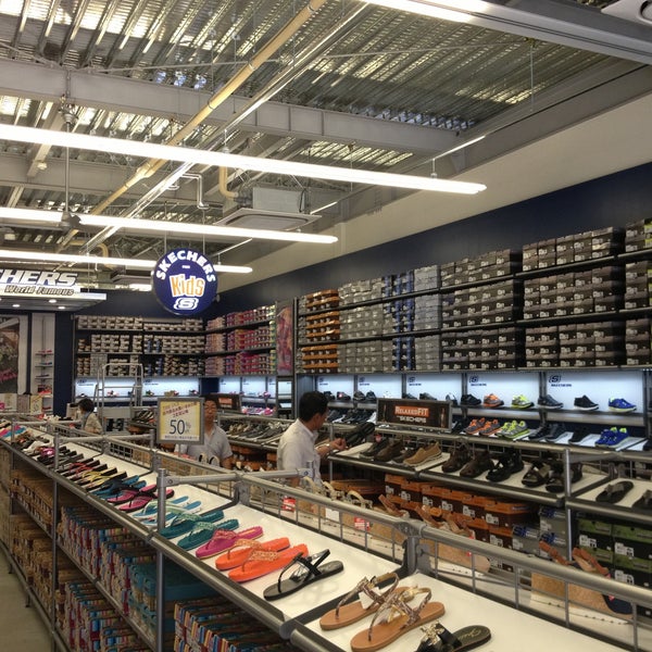 the skechers shoe store