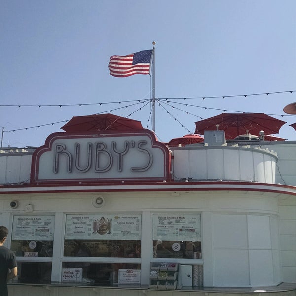 Photo taken at Ruby&#39;s Diner by Faiser on 8/4/2016