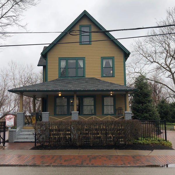 Foto scattata a A Christmas Story House &amp; Museum da Kevin il 1/4/2020