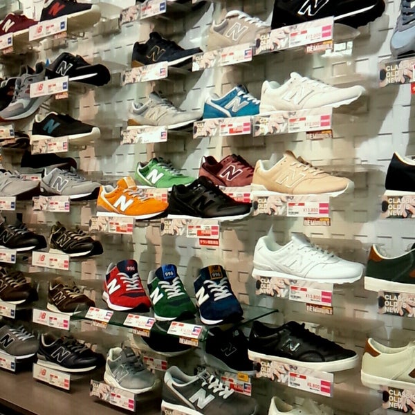 Photos At Abc Mart 神戸ハーバーランドumie店 Shoe Store In Chuou Photos At Abc Mart 神戸ハーバーランドumie店 Shoe Store In Chuou
