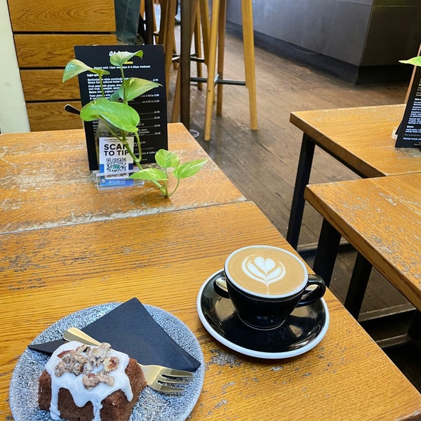 Photo taken at Kaffeine by HM⚜️ on 10/17/2022