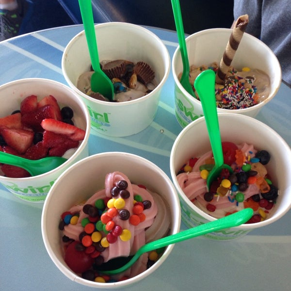 USwirl Frozen Yogurt 120 N New Rd