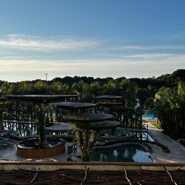 Foto diambil di Regnum Carya Golf &amp; Spa Resort oleh Utku A. pada 1/13/2024