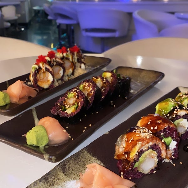 Foto diambil di Friends Sushi oleh N B A pada 9/17/2022