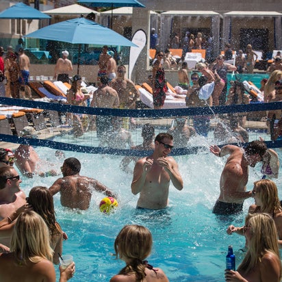 Foto tirada no(a) Sapphire Pool &amp; Dayclub Las Vegas por George W. em 4/13/2015
