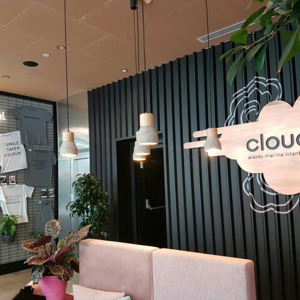 รูปภาพถ่ายที่ Cloud 7 Hotels โดย Kader G. เมื่อ 7/25/2016