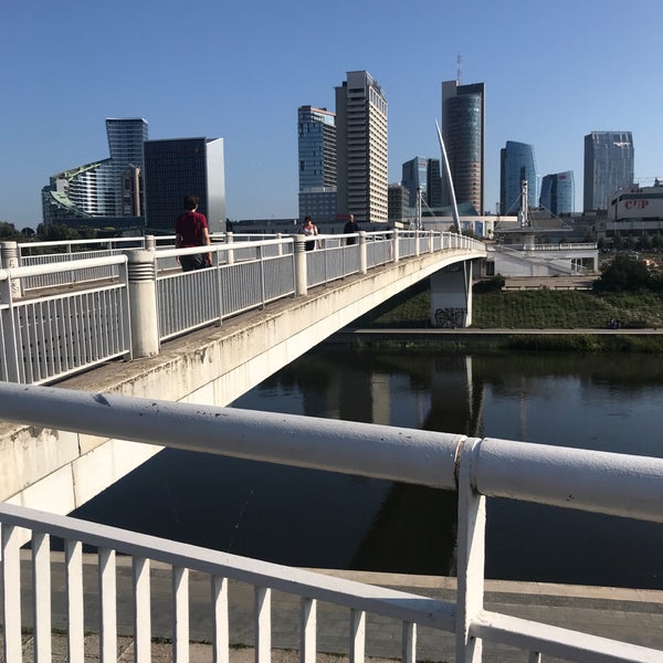 รูปภาพถ่ายที่ Baltasis tiltas | White bridge โดย Ugne D. เมื่อ 9/2/2019