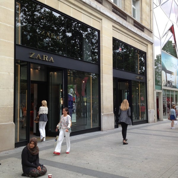 Zara - Clothing Store in Paris