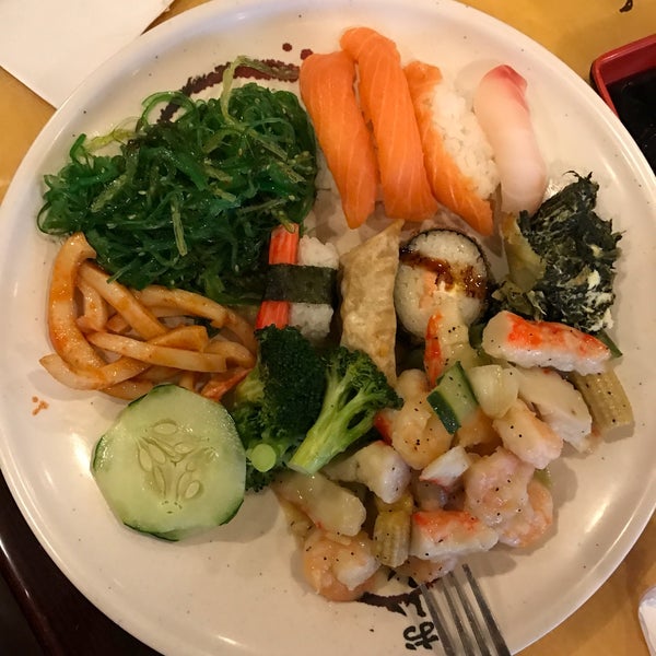 Photo taken at Ginza Japanese Buffet by Valeria M. on 1/24/2017