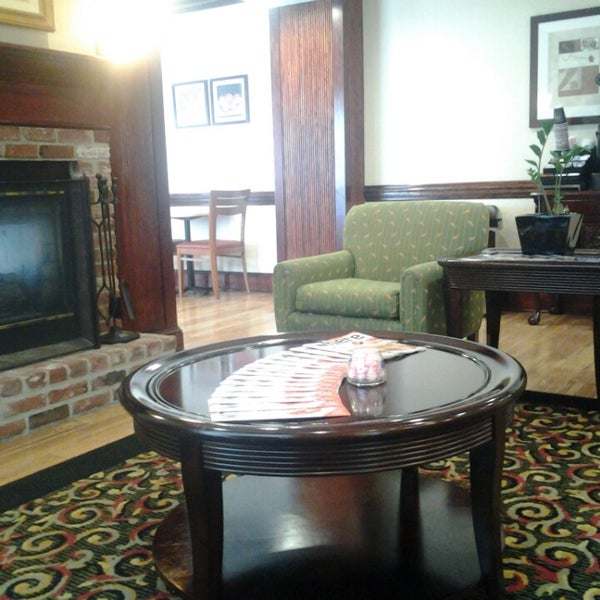 Снимок сделан в Fairfield Inn &amp; Suites by Marriott Atlanta Alpharetta пользователем Odair O. 5/1/2014