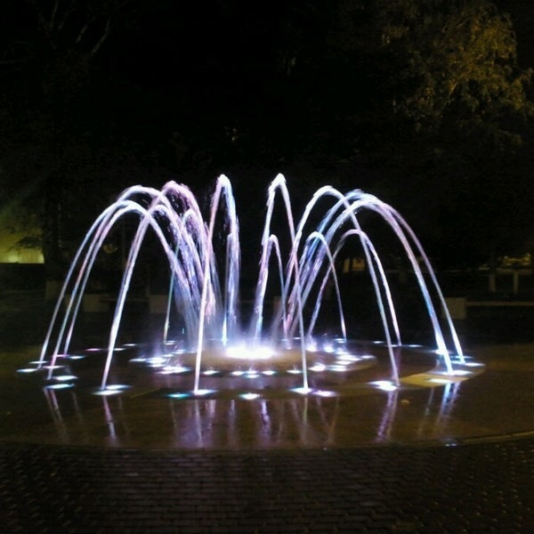 Фонтан дк юность. Фонтан дк горького. Фонтан тихорецк. Фонтан, фонтан, просп. Пушкина.