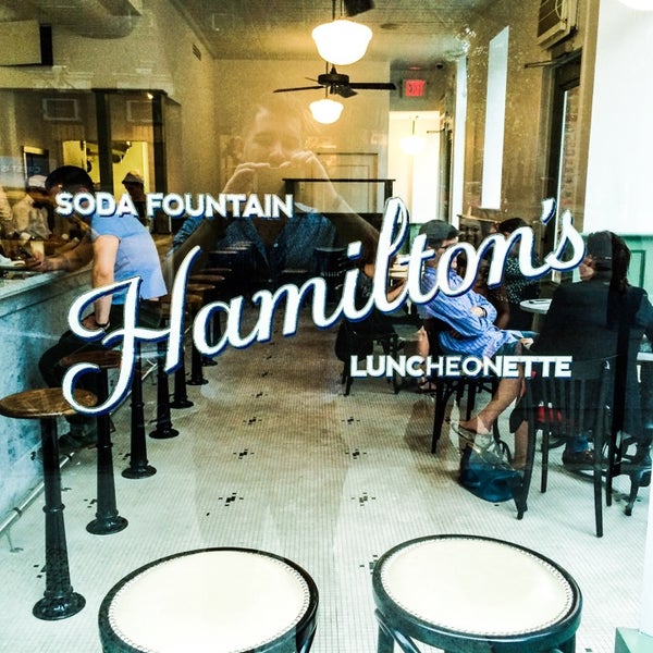 รูปภาพถ่ายที่ Hamilton’s Soda Fountain &amp; Luncheonette โดย Hamilton P. เมื่อ 7/23/2014