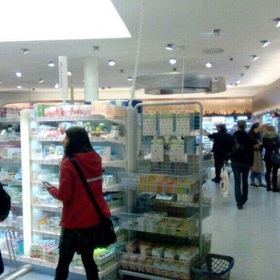 dm-drogerie markt - Drugstore in Lörrach