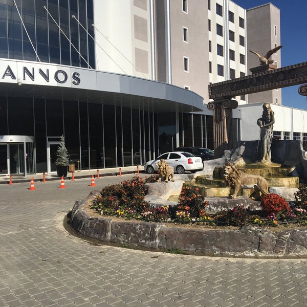 Foto diambil di Grannos Thermal &amp; Convention Hotel oleh 🅾️ K T 🅰️ Y . pada 11/1/2017