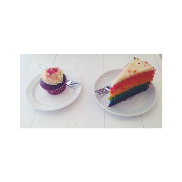 Das Foto wurde bei Phoebe&#39;s Cupcakery von Mariss Kimberly R. am 8/6/2014 aufgenommen