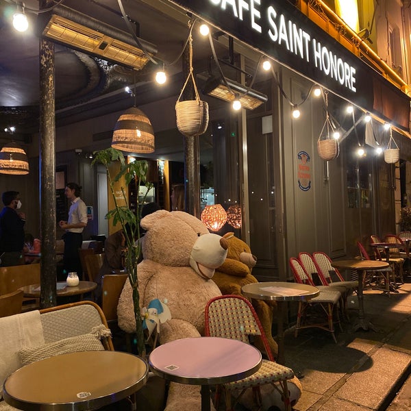 Photo taken at Café Saint-Honoré by …. on 6/5/2022