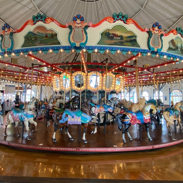 Foto tirada no(a) Santa Monica Pier Carousel por Rainer G. em 10/19/2023