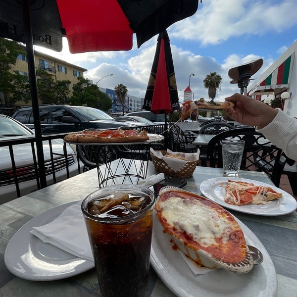 5/18/2022 tarihinde Farisziyaretçi tarafından Mona Lisa Italian Restaurant'de çekilen fotoğraf