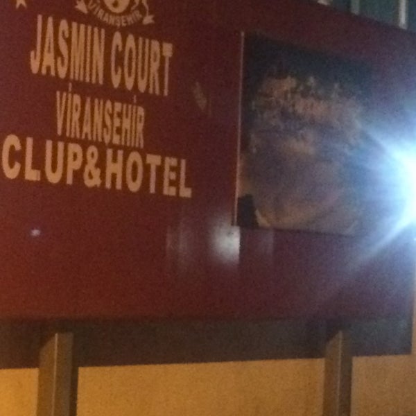 Foto tirada no(a) Jasmin Court Club Hotel por Sehaoğlu A. em 4/12/2016