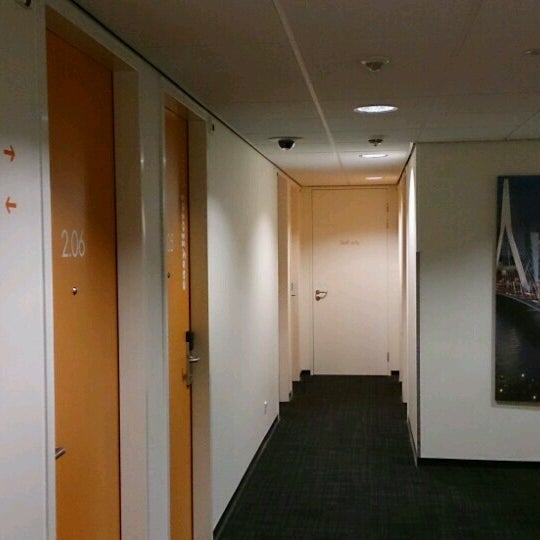 Photo taken at easyHotel Rotterdam City Centre by Michael on 11/13/2016