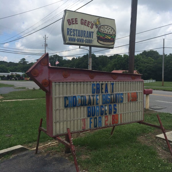 Bee Gee Burger Joint in Albertville