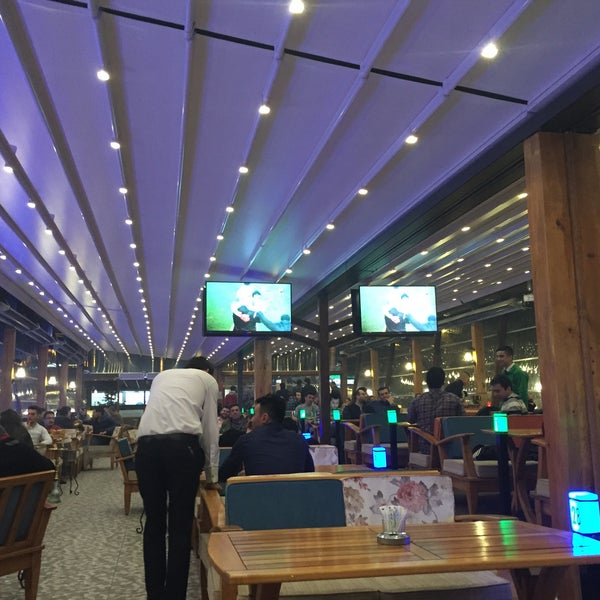 Foto scattata a Nevîzade Cafe &amp; Restaurant da Hakan B. il 2/26/2015