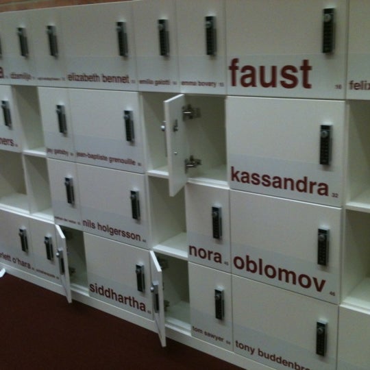 10/7/2012にKonstantin K.がStaats- und Universitätsbibliothek Carl von Ossietzkyで撮った写真