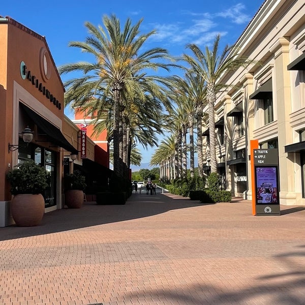 Foto scattata a Irvine Spectrum Center da Sahar | سحر il 7/29/2023