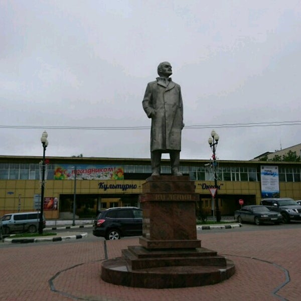 Памятник ленину в уфе на горсовете. Новороссийск пл ленина. Уфа. Площадь им в и ленина. Площадь им в и ленина.