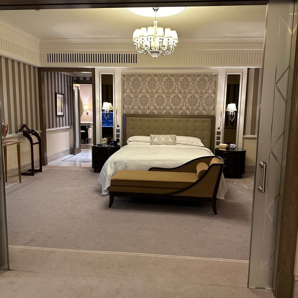 Foto diambil di Habtoor Palace Dubai, LXR Hotels &amp; Resorts oleh A.B.S pada 12/29/2023